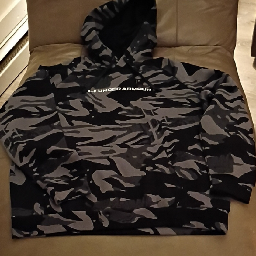 Under Armour Black and Gray Camouflage Hoodie